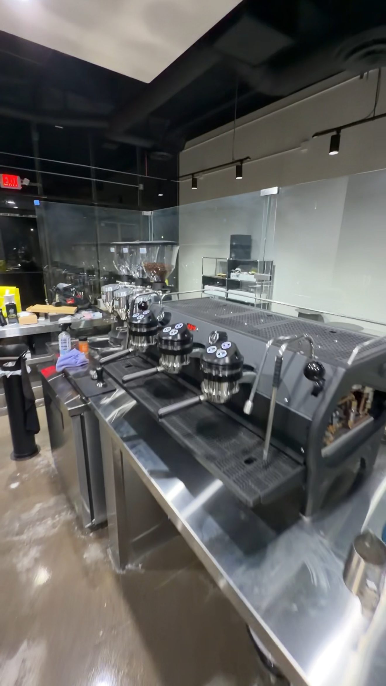 Commercial espresso machine and bar counter